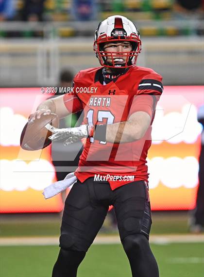 Thumbnail 3 in Rockwall-Heath vs. Temple (UIL 6A Area Playoff) photogallery.