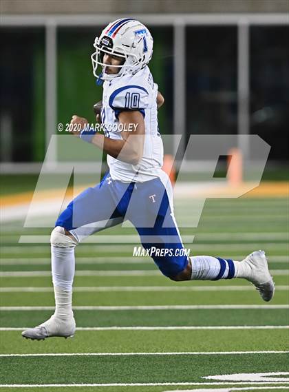 Thumbnail 1 in Rockwall-Heath vs. Temple (UIL 6A Area Playoff) photogallery.