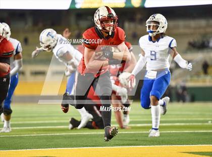 Thumbnail 2 in Rockwall-Heath vs. Temple (UIL 6A Area Playoff) photogallery.