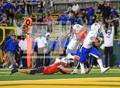 Thumbnail 2 in Rockwall-Heath vs. Temple (UIL 6A Area Playoff) photogallery.