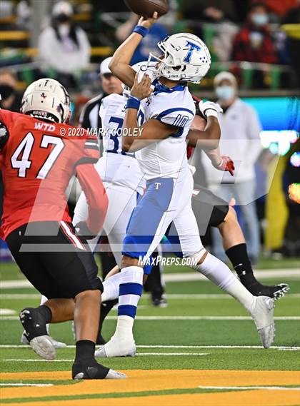 Thumbnail 2 in Rockwall-Heath vs. Temple (UIL 6A Area Playoff) photogallery.