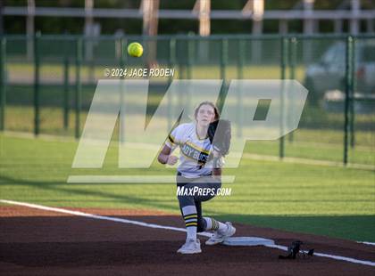 Thumbnail 1 in Kirbyville @ East Chambers photogallery.