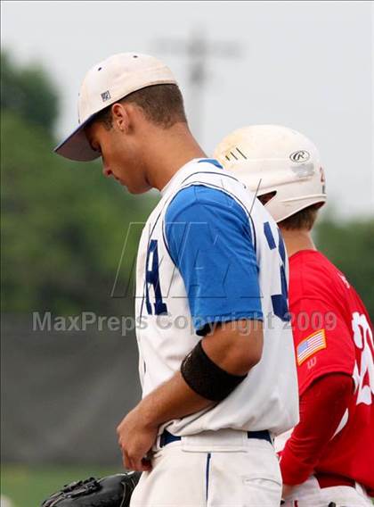 Thumbnail 1 in Highlands vs. Beechwood (Ninth Region Quarterfinal) photogallery.