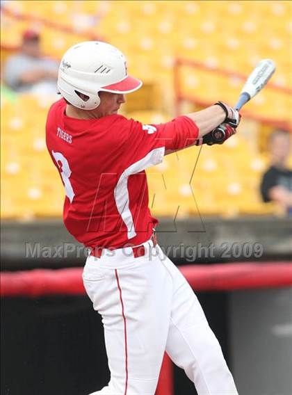 Thumbnail 3 in Highlands vs. Beechwood (Ninth Region Quarterfinal) photogallery.