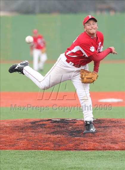 Thumbnail 1 in Highlands vs. Beechwood (Ninth Region Quarterfinal) photogallery.