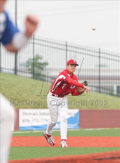 Thumbnail 3 in Highlands vs. Beechwood (Ninth Region Quarterfinal) photogallery.