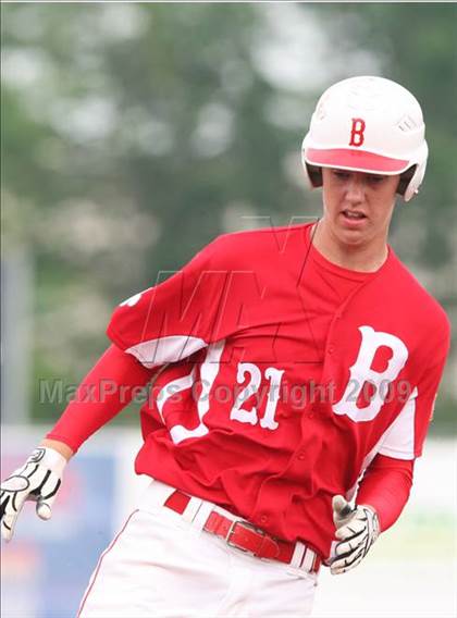 Thumbnail 2 in Highlands vs. Beechwood (Ninth Region Quarterfinal) photogallery.