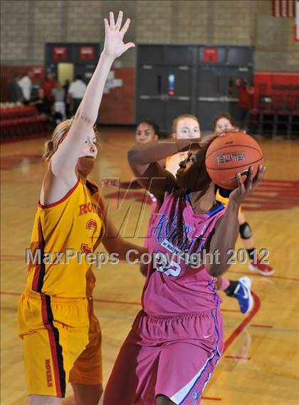 Thumbnail 1 in Rialto vs. Rosary photogallery.