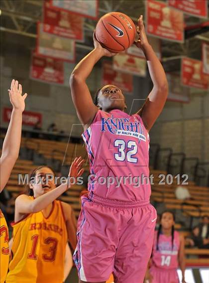 Thumbnail 3 in Rialto vs. Rosary photogallery.