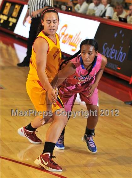 Thumbnail 3 in Rialto vs. Rosary photogallery.