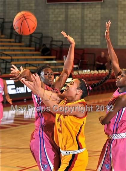 Thumbnail 2 in Rialto vs. Rosary photogallery.
