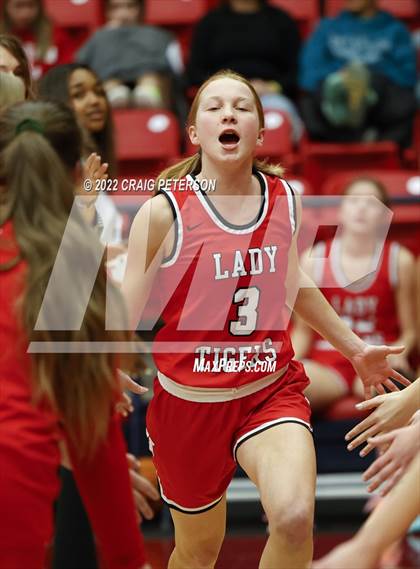 Thumbnail 3 in Desert Hills vs. Hurricane (UHSAA 4A Quarterfinal Playoff) photogallery.