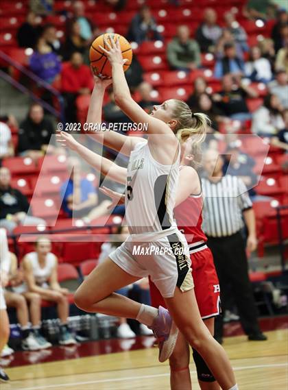 Thumbnail 3 in Desert Hills vs. Hurricane (UHSAA 4A Quarterfinal Playoff) photogallery.