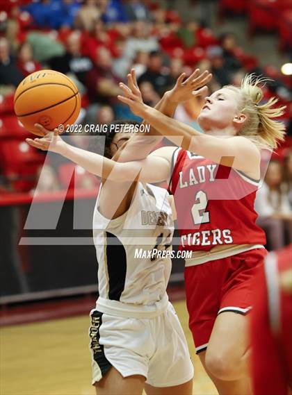 Thumbnail 3 in Desert Hills vs. Hurricane (UHSAA 4A Quarterfinal Playoff) photogallery.