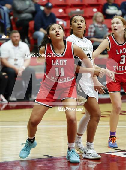 Thumbnail 2 in Desert Hills vs. Hurricane (UHSAA 4A Quarterfinal Playoff) photogallery.