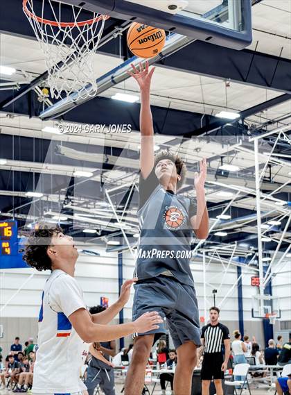 Thumbnail 2 in Beverly Hills vs Westlake (Cali Live Boys 2024) photogallery.