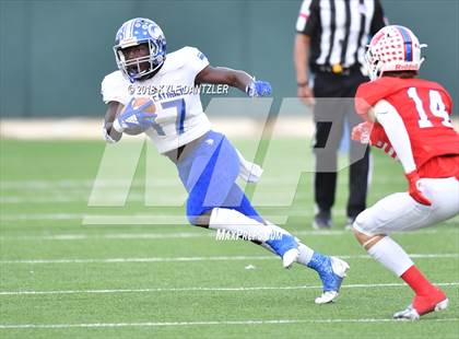 Thumbnail 1 in Nolan Catholic vs. Parish Episcopal (TAPPS  Division 1 Quarterfinal) photogallery.
