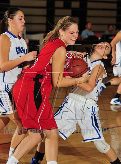 Thumbnail 1 in Dana Hills vs. Mount Si (MaxPreps Holiday Classic) photogallery.