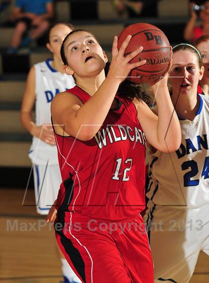 Thumbnail 3 in Dana Hills vs. Mount Si (MaxPreps Holiday Classic) photogallery.