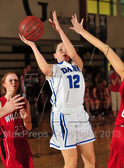 Thumbnail 2 in Dana Hills vs. Mount Si (MaxPreps Holiday Classic) photogallery.