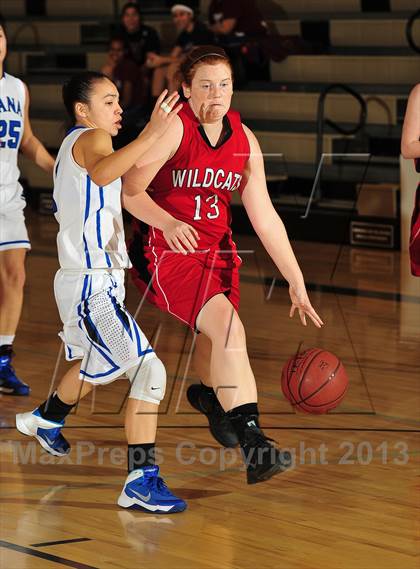 Thumbnail 1 in Dana Hills vs. Mount Si (MaxPreps Holiday Classic) photogallery.