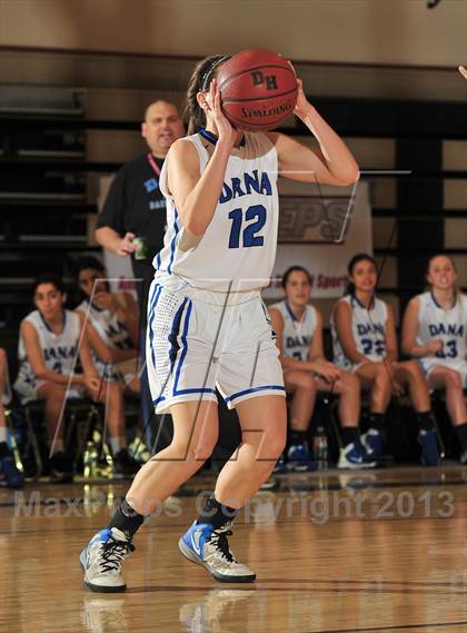 Thumbnail 2 in Dana Hills vs. Mount Si (MaxPreps Holiday Classic) photogallery.