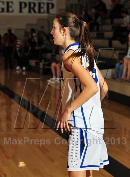 Thumbnail 3 in Dana Hills vs. Mount Si (MaxPreps Holiday Classic) photogallery.