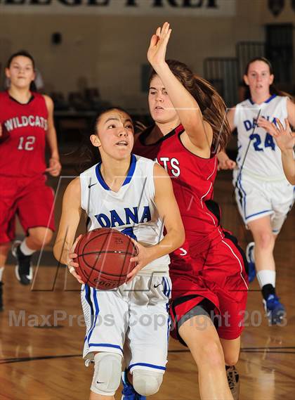Thumbnail 1 in Dana Hills vs. Mount Si (MaxPreps Holiday Classic) photogallery.