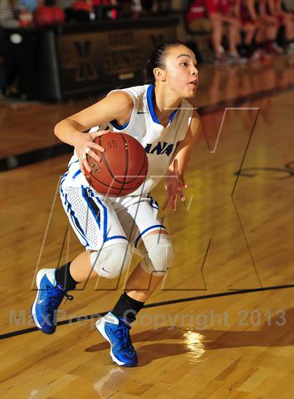 Thumbnail 1 in Dana Hills vs. Mount Si (MaxPreps Holiday Classic) photogallery.