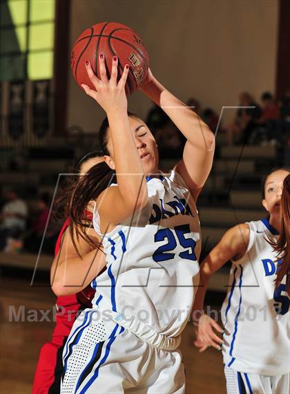 Thumbnail 2 in Dana Hills vs. Mount Si (MaxPreps Holiday Classic) photogallery.