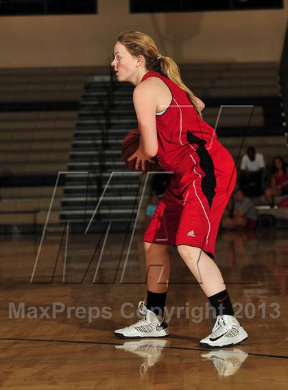 Thumbnail 1 in Dana Hills vs. Mount Si (MaxPreps Holiday Classic) photogallery.