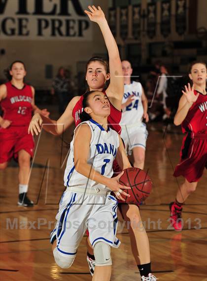 Thumbnail 3 in Dana Hills vs. Mount Si (MaxPreps Holiday Classic) photogallery.