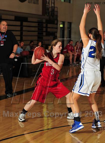 Thumbnail 3 in Dana Hills vs. Mount Si (MaxPreps Holiday Classic) photogallery.
