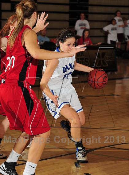 Thumbnail 2 in Dana Hills vs. Mount Si (MaxPreps Holiday Classic) photogallery.