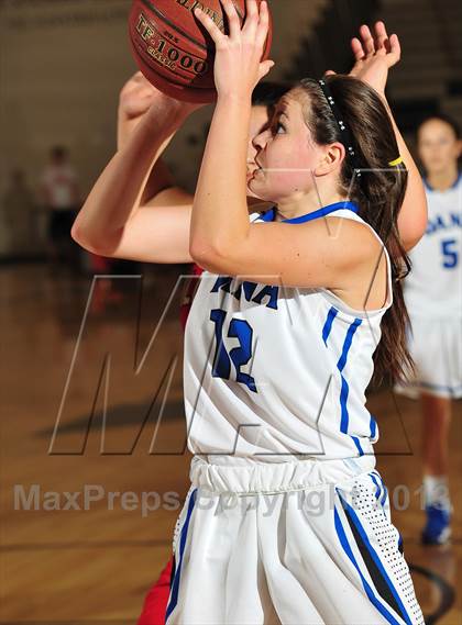 Thumbnail 3 in Dana Hills vs. Mount Si (MaxPreps Holiday Classic) photogallery.