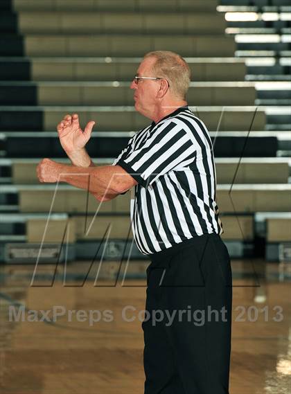 Thumbnail 1 in Dana Hills vs. Mount Si (MaxPreps Holiday Classic) photogallery.