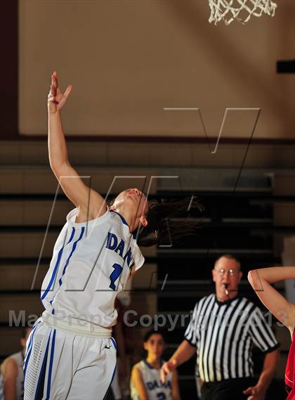Thumbnail 3 in Dana Hills vs. Mount Si (MaxPreps Holiday Classic) photogallery.