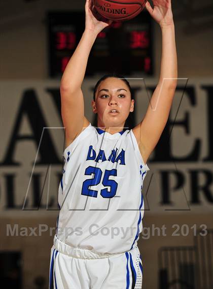 Thumbnail 1 in Dana Hills vs. Mount Si (MaxPreps Holiday Classic) photogallery.