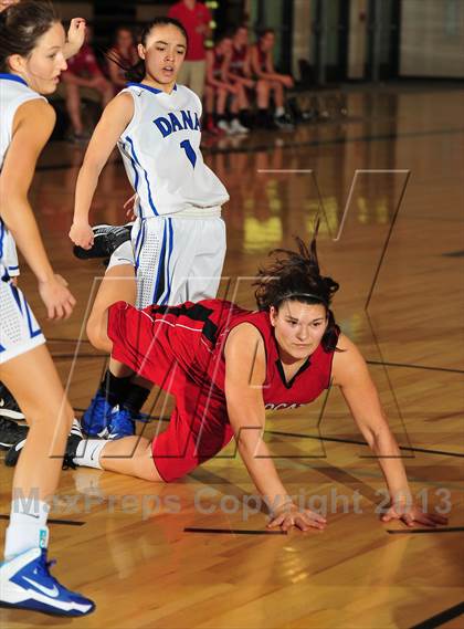 Thumbnail 1 in Dana Hills vs. Mount Si (MaxPreps Holiday Classic) photogallery.