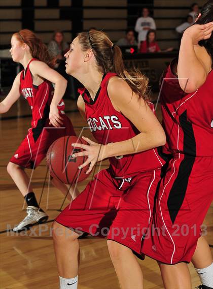 Thumbnail 1 in Dana Hills vs. Mount Si (MaxPreps Holiday Classic) photogallery.