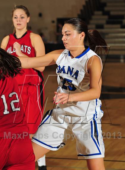 Thumbnail 3 in Dana Hills vs. Mount Si (MaxPreps Holiday Classic) photogallery.