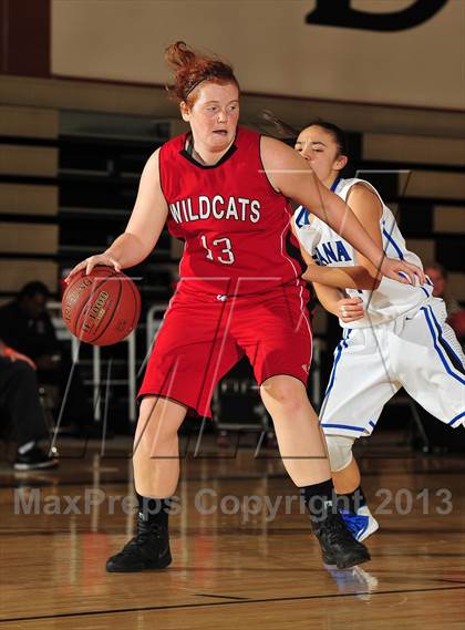 Thumbnail 1 in Dana Hills vs. Mount Si (MaxPreps Holiday Classic) photogallery.