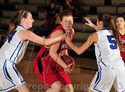 Thumbnail 2 in Dana Hills vs. Mount Si (MaxPreps Holiday Classic) photogallery.
