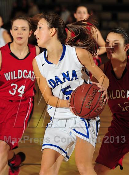 Thumbnail 1 in Dana Hills vs. Mount Si (MaxPreps Holiday Classic) photogallery.