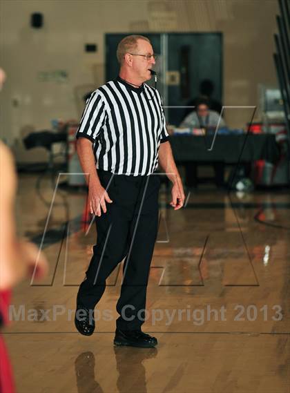 Thumbnail 1 in Dana Hills vs. Mount Si (MaxPreps Holiday Classic) photogallery.