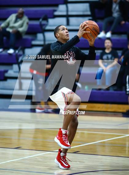 Thumbnail 2 in Sotomayor vs. St. Pius X-St. Matthias Academy (Greatest Showcase on Earth) photogallery.