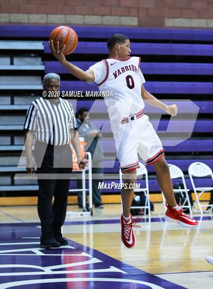 Thumbnail 1 in Sotomayor vs. St. Pius X-St. Matthias Academy (Greatest Showcase on Earth) photogallery.