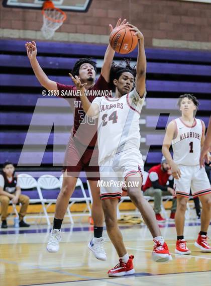 Thumbnail 2 in Sotomayor vs. St. Pius X-St. Matthias Academy (Greatest Showcase on Earth) photogallery.