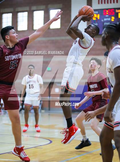 Thumbnail 1 in Sotomayor vs. St. Pius X-St. Matthias Academy (Greatest Showcase on Earth) photogallery.