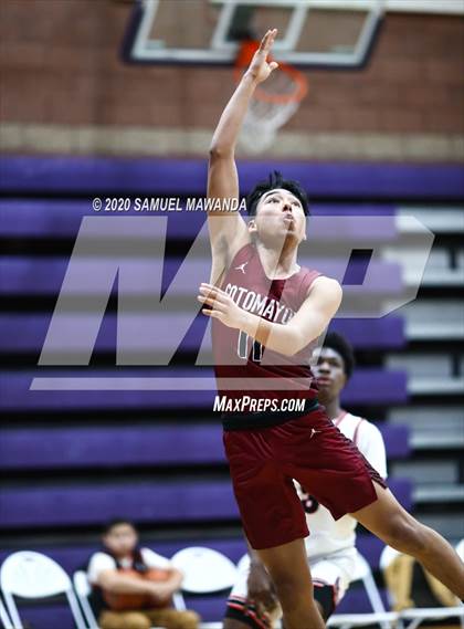 Thumbnail 1 in Sotomayor vs. St. Pius X-St. Matthias Academy (Greatest Showcase on Earth) photogallery.